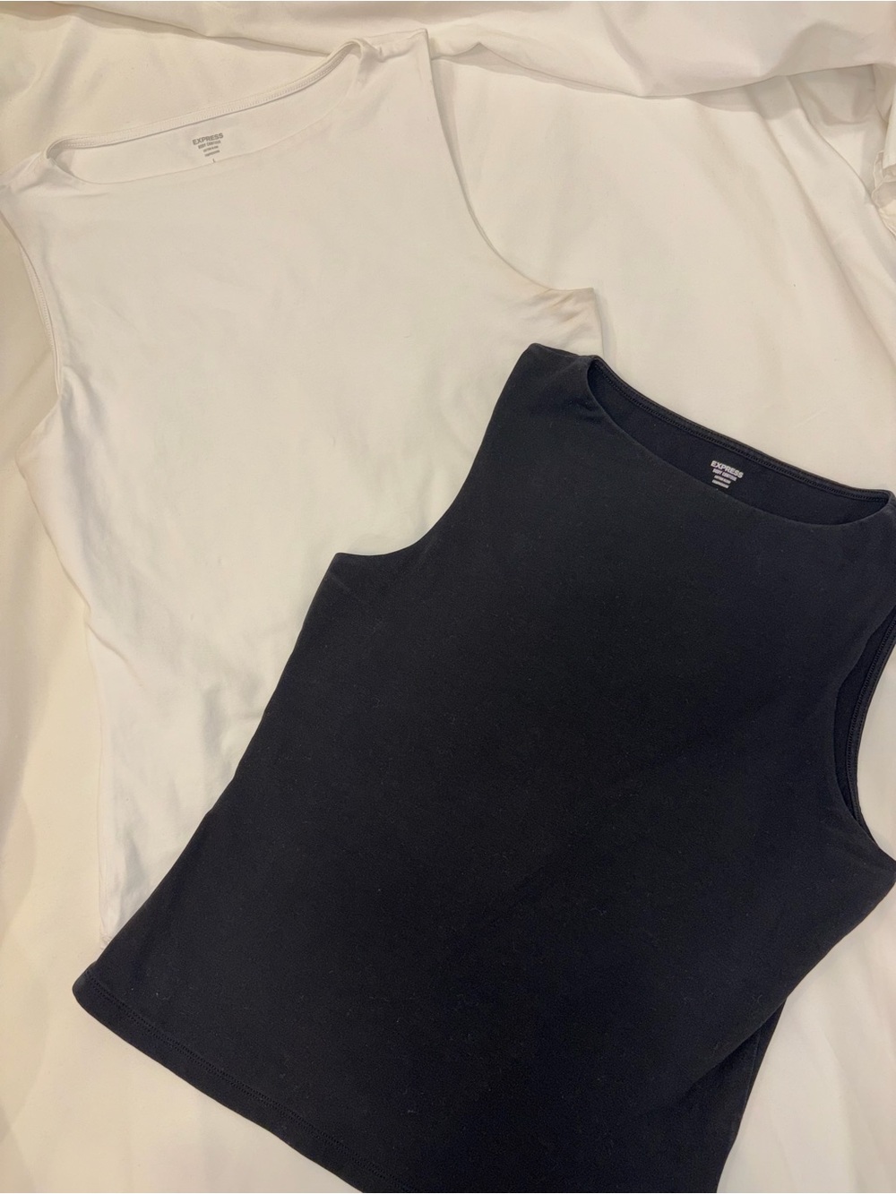 BUNDLE Express Body Contour Tank Tops🤍